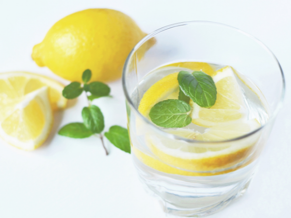 7 REASONS YOU NEED TO TRY A CBD DRINK TODAY Featured Image